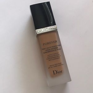 Dior Forever Foundation in 030